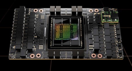 NVIDIAR Hopperアーキテクチャ世代のH200 SXMを4基搭載